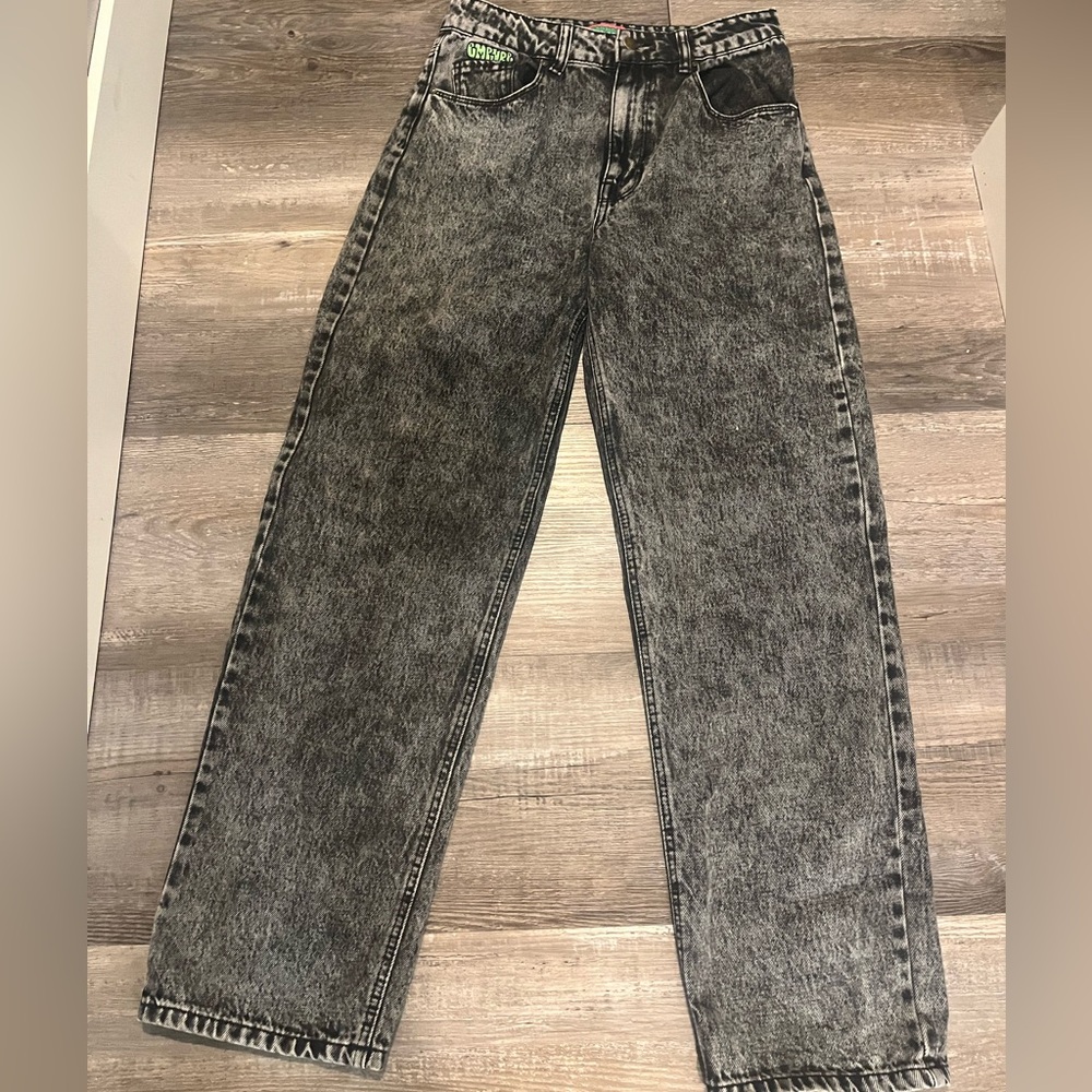 EMPYRE
Black acid wash jeans
Size 6 woman’s